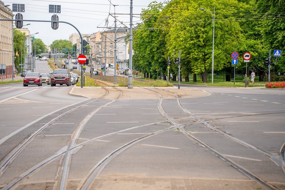 Łódź. Remont torowiska na skrzyżowaniu ul. Zachodniej i ul. Ogrodowej w Łodzi