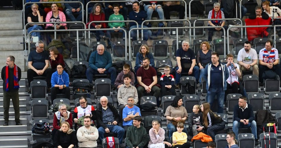 Łódź. Kibice na meczu PGE Budowlani Łódź