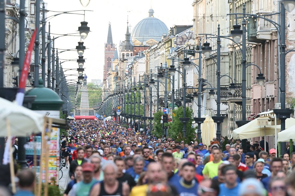 Łódź. Bieg Ulicą Piotrkowską Rossmann Run 2025 wystartował! Walka o życiowe rekordy