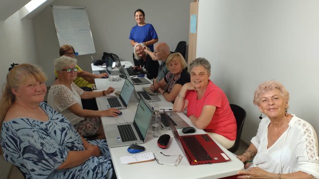 Centrum Aktywności Lokalnej dla seniorów w Łodzi. Gdzie się znajduje i czym się zajmuje?