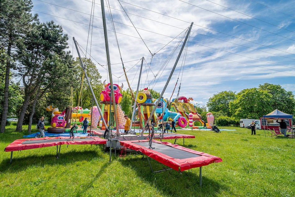 Łódź. Miasteczko dmuchańców w parku Podolskim. Najlepsza zabawa dla dzieci