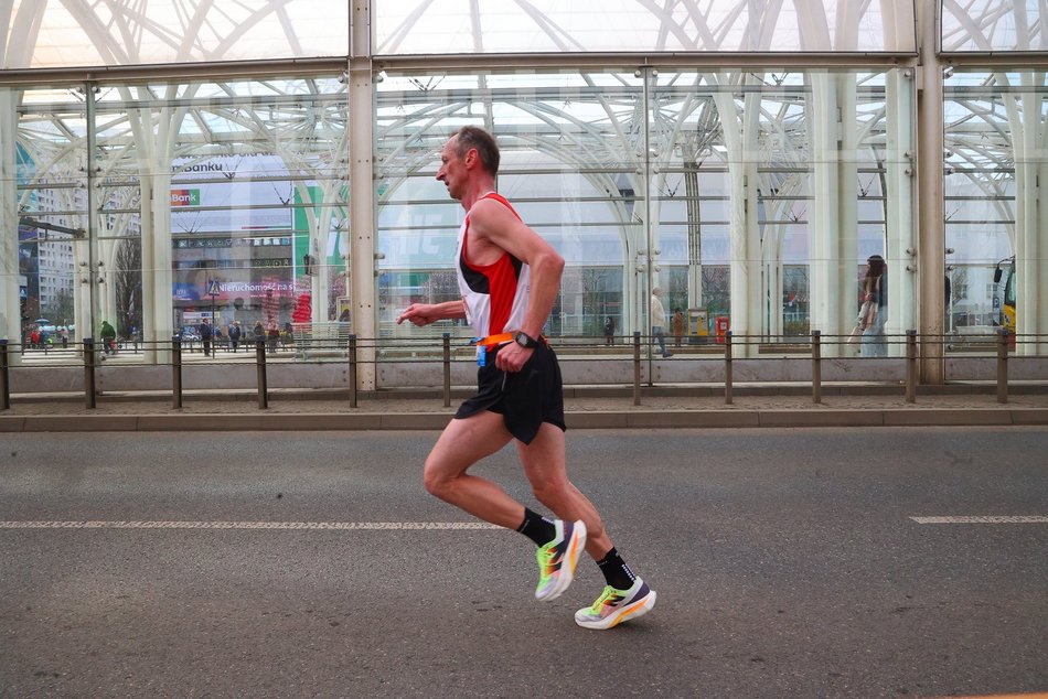 Łódź. DOZ Maraton Łódź 2026. Brałeś udział w biegu? Odszukaj się w galerii i zapisz na pamiątkę!