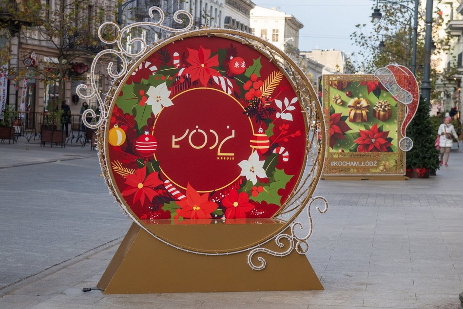 Łódź. Coraz bliżej Święta! Na Piotrkowskiej w Łodzi pojawiły się już pierwsze dekoracje