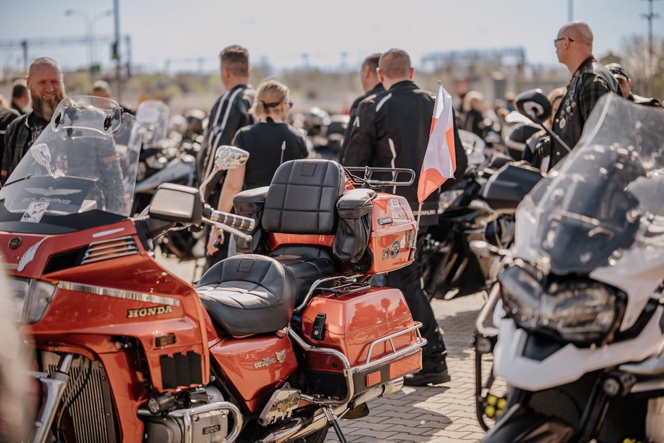 Łódź. Motocykliści opanowali Łódź! Otwarcie sezonu pod Atlas Areną i parada przez miasto
