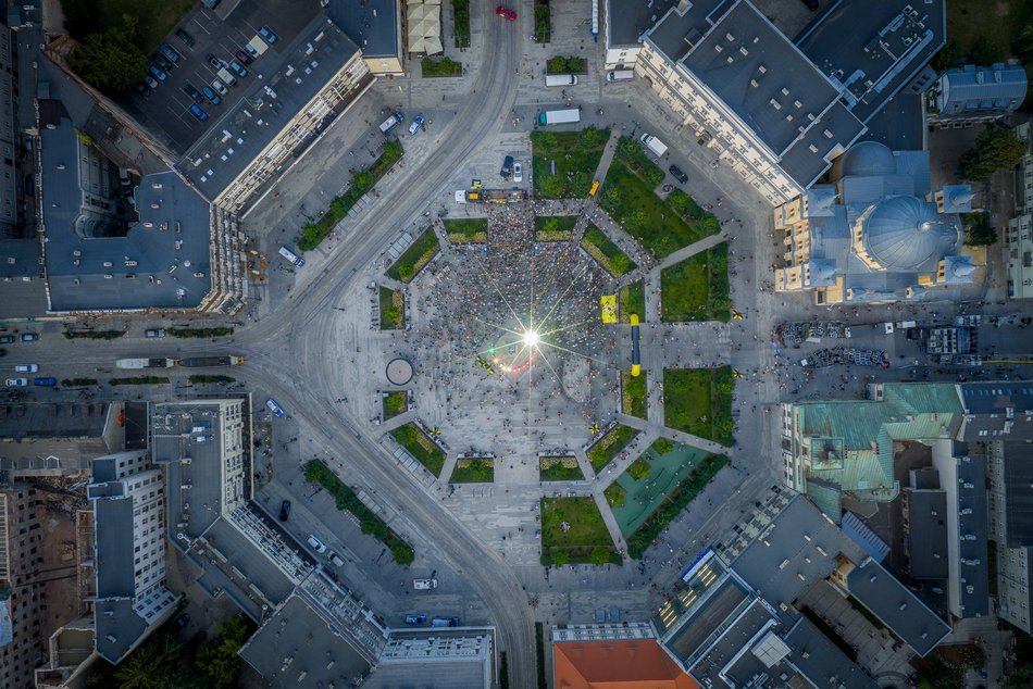 Łódź. Parada Wolności 2025 w Łodzi z lotu ptaka. Te zdjęcia zapierają dech!