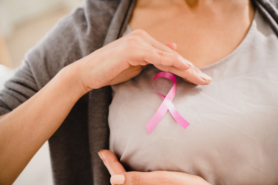 Miesiąc profilaktyki raka piersi. Przyjdź na bezpłatną mammografię!