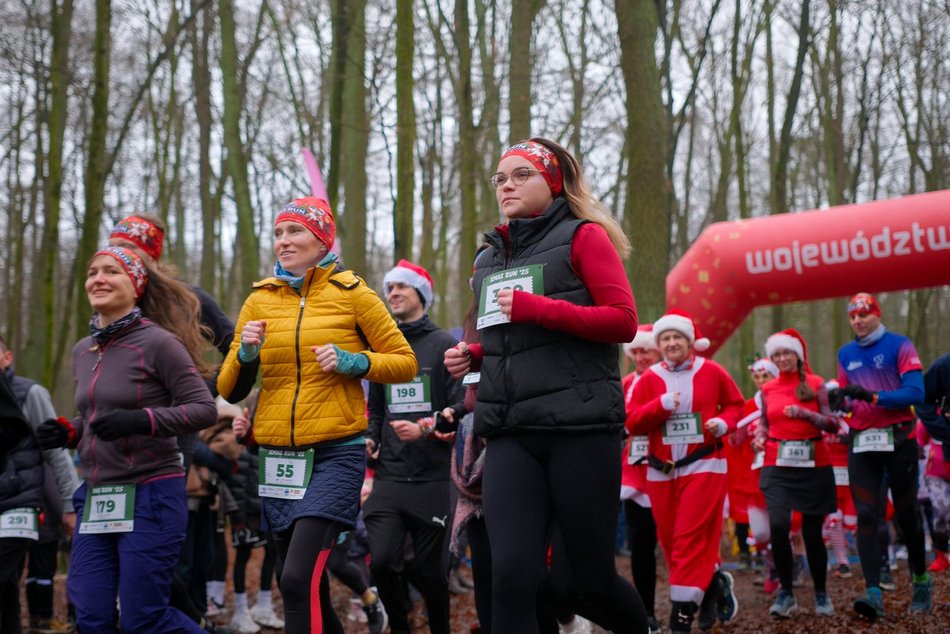 Xmas Run 2025 w Łagiewnikach w Łodzi. Odszukaj się w galerii