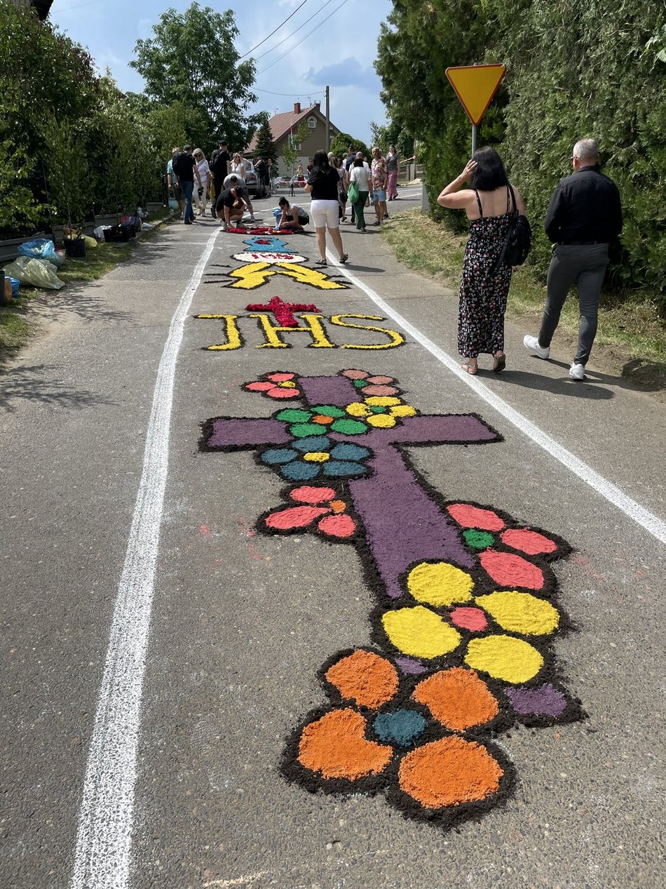 Kwiatowe dywany w Spycimierzu