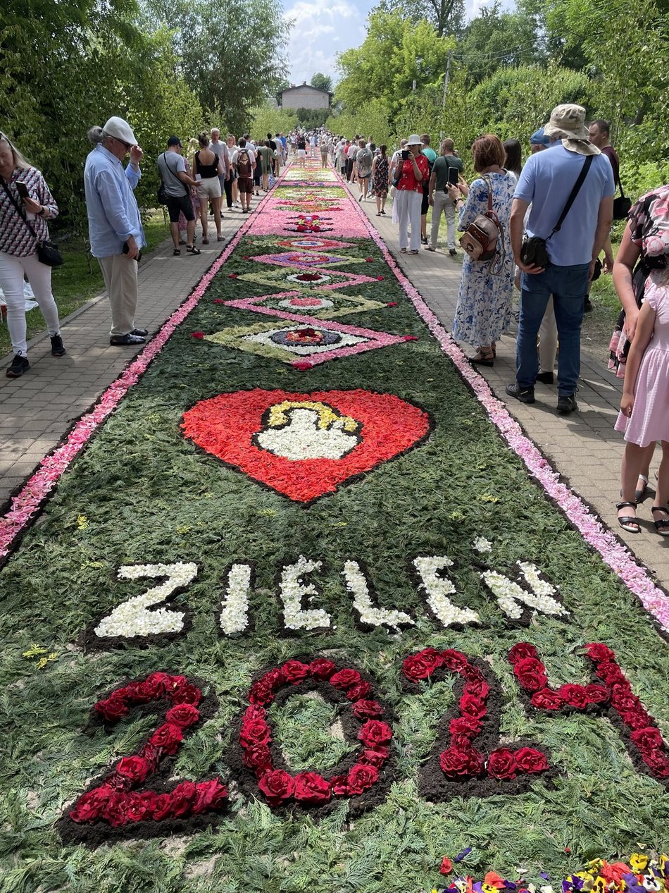 Kwiatowe dywany w Spycimierzu