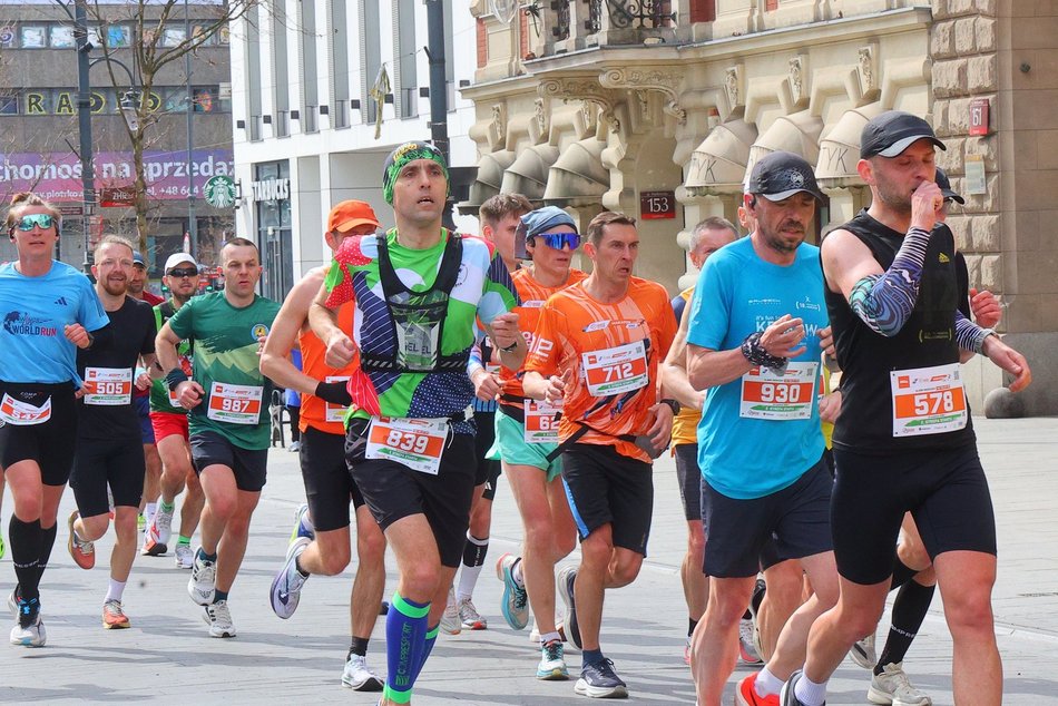 Łódź. DOZ Maraton Łódź 2026. Brałeś udział w biegu? Odszukaj się w galerii i zapisz na pamiątkę!