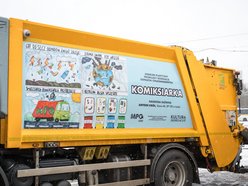 Łódź. Komiksy na... śmieciarkach MPO Łódź! Autorami uczniowie szkół podstawowych w Łodzi