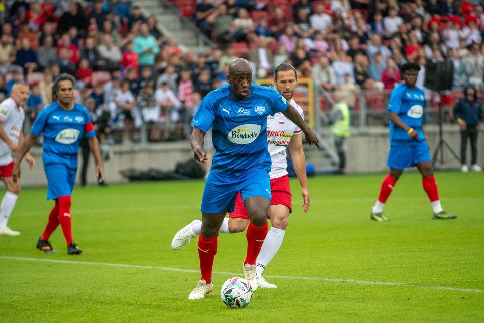 Łódź. Mecz Gwiazd ponownie w Łodzi. Legendy piłki nożnej zagrają na stadionie Widzewa