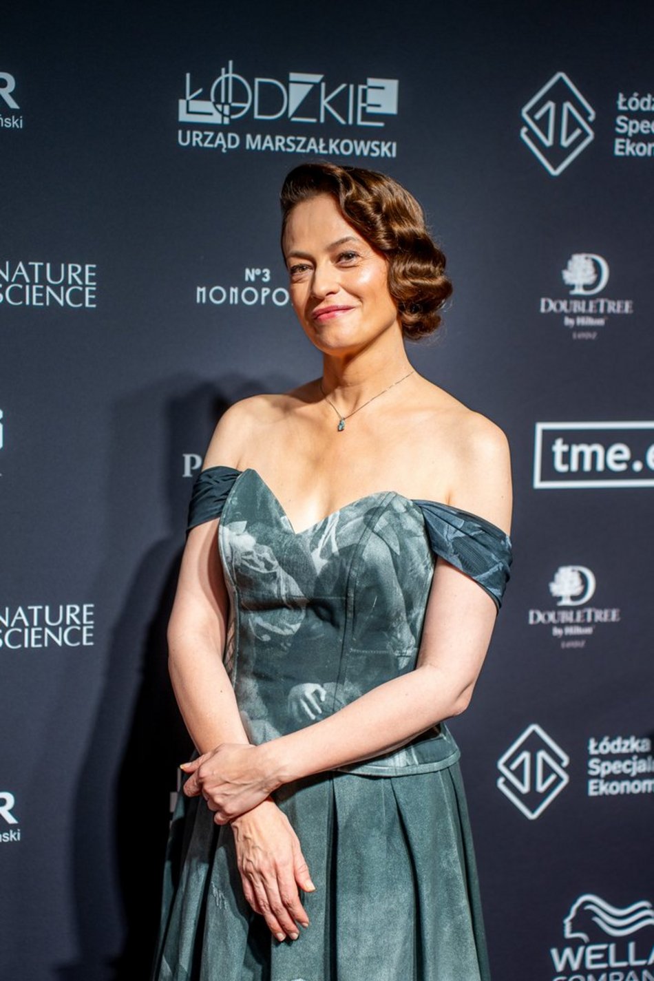 Łódź. Moda i pomaganie w klubie Wytwórnia w Łodzi. Zobacz zdjęcia z gali „poMocni w Modzie by Plesiak”