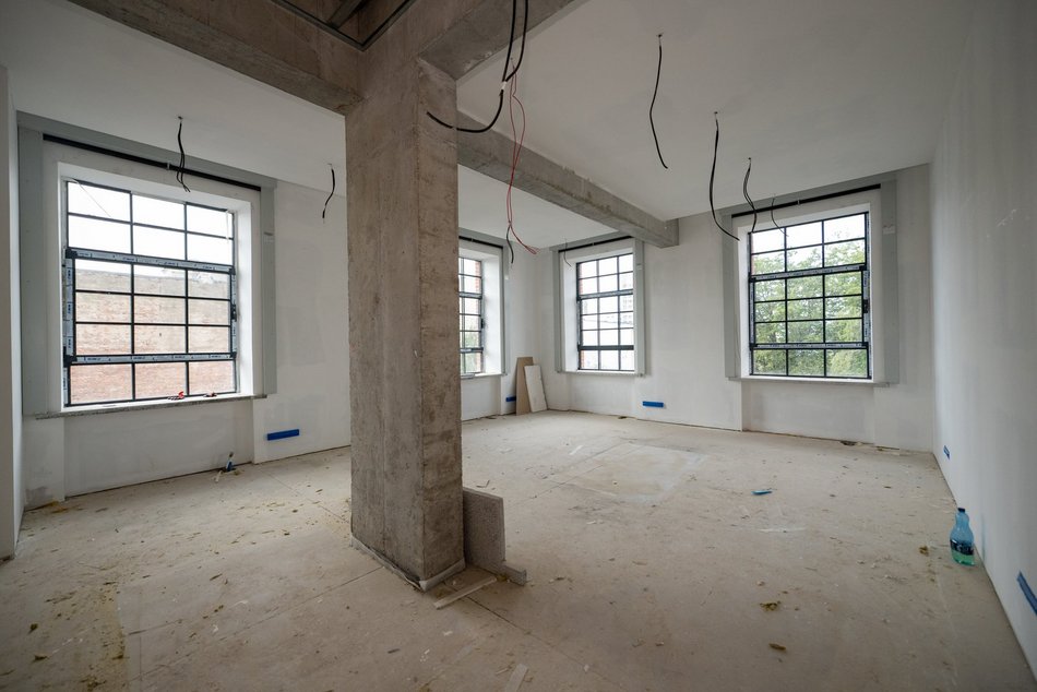 Rewitalizacja dawnej fabryki przy Sienkiewicza w Łodzi. Porzucony remont zostanie dokończony