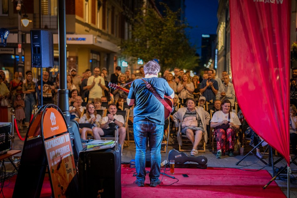 Songwriter Łódź Festiwal. Wyjątkowy klimat przy 6 sierpnia stworzył Svavar Knutur