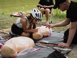 Chill na pikniku w Arturówku z okazji 602. Urodzin Łodzi. Alpaki, dmuchańce i bańki mydlane