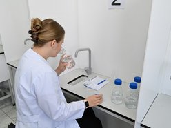 Łódź. Testerzy wody w ZWiK Łódź dbają o naszą kranówkę. Kto może testować wodę?