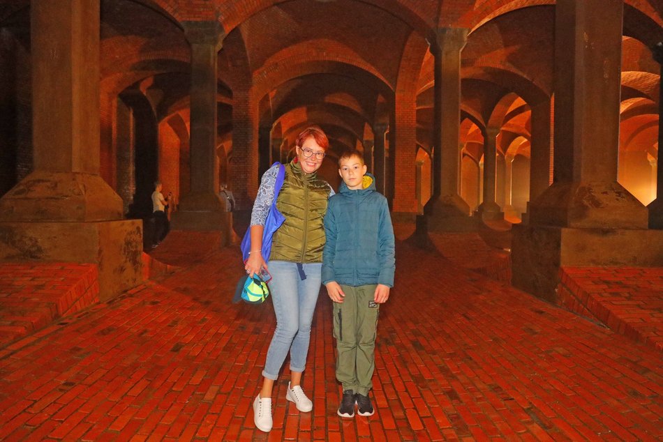 Zwiedzanie podziemnej katedry na Stokach z okazji 600. Urodzin Łodzi