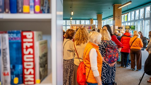 Tydzień w Bibliotece Miejskiej w Łodzi. Indonezja w podróży, osoby zwierzęce, o superbohaterach i więcej