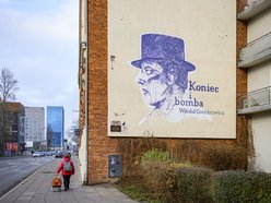 Nowy mural w Łodzi! Witold Gombrowicz uwieczniony na ścianie Centrum Biurowego ZENIT