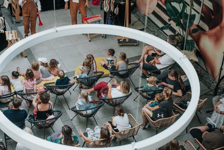 Łódź. Sokrates w piaskownicy. Za nami spektakl w ramach „Lata w MeMo”