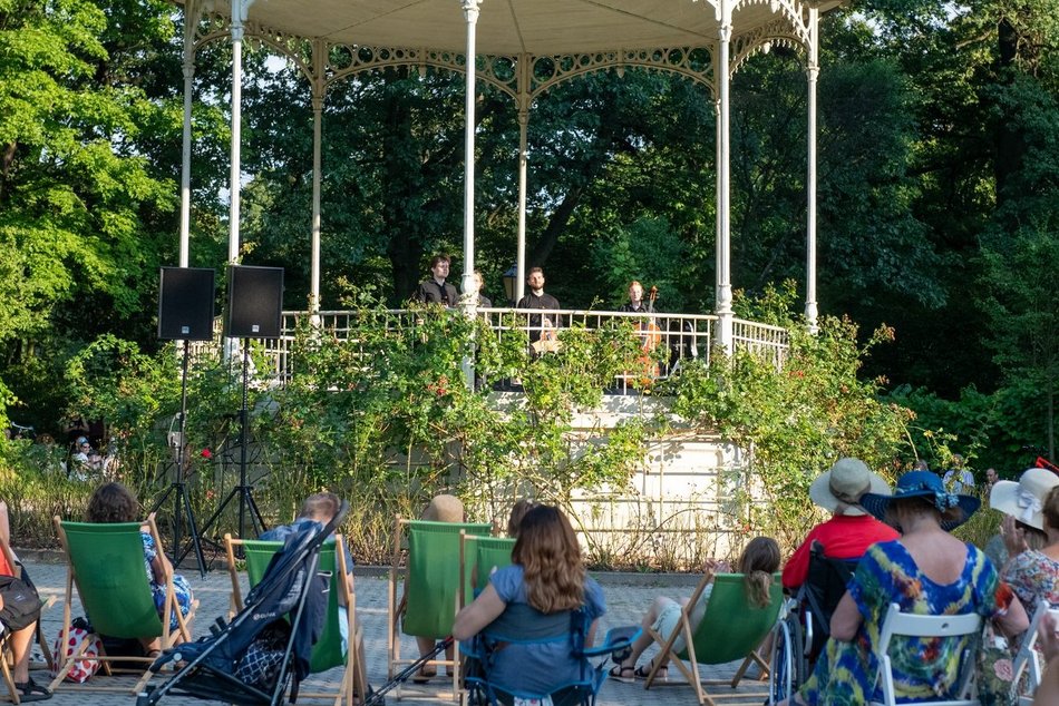 Що робити у вихідні в Лодзі? Bifor перед ŁSF 2025, Pink Party в аквапарку Fala та інші події