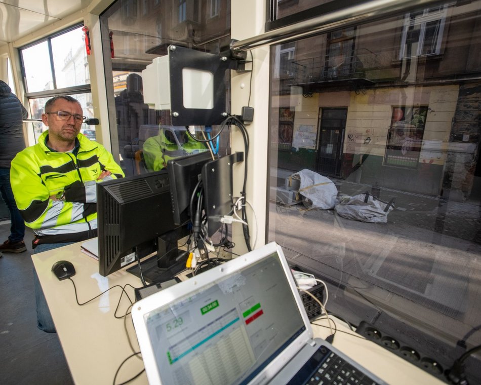 Przejazd testowy tramwaju MPK Łódź na ul. Legionów