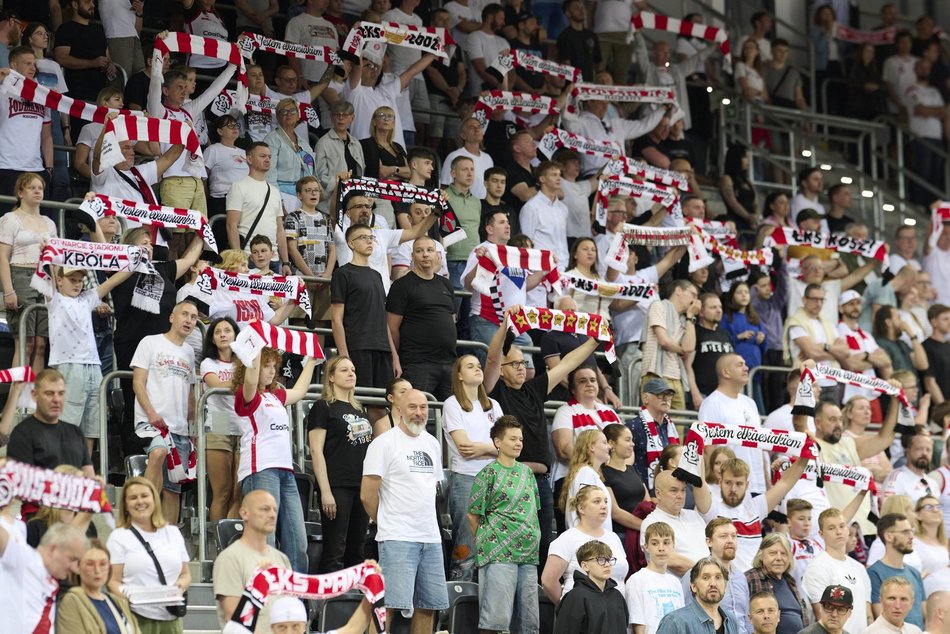 Kibice na meczu ŁKS Coolpack Łódź z Astorią Bydgoszcz