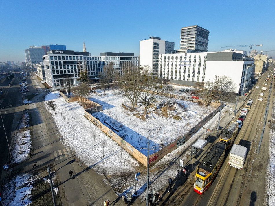 Działka przy trasie W-Z w Łodzi przestanie świecić pustkami