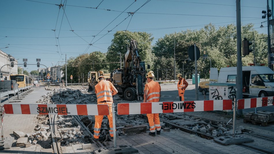 Łódź. Remont torowiska na Zachodniej. Ważne zmiany w ruchu przy Manufakturze
