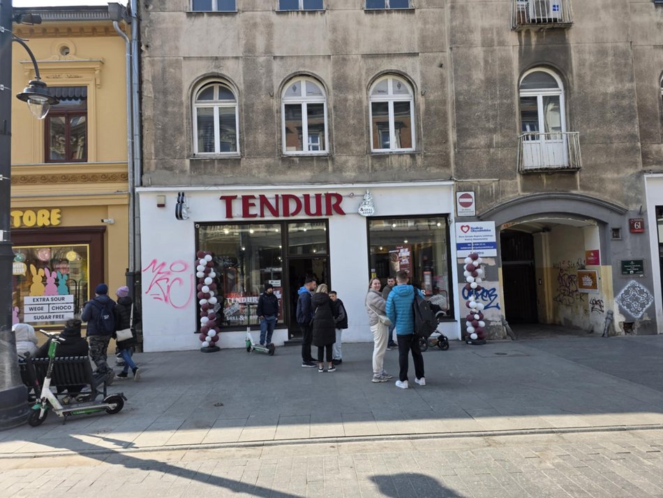 Łódź. Tendur Kebap w Łodzi już otwarty! Tłumy głodnych Łodzian stoją w kolejce