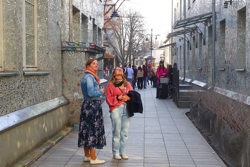 Łódź. Łódź budzi się do życia! Łodzianie i turyści tłumnie korzystają z pierwszych dni wiosny