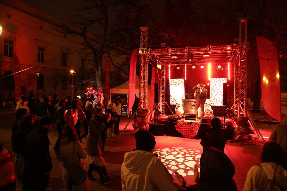 Łódź. Walentynki w Pasażu Rubinsteina w Łodzi. Aż czuć miłość w powietrzu!