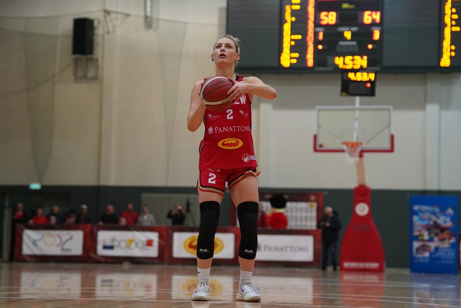 Łódź. Lider na łopatkach! Koszykarki Widzewa Łódź dominują nad drużyną ze Swarzędza