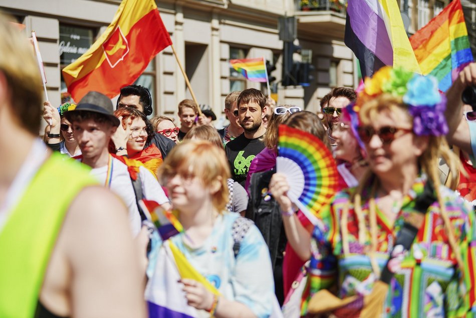 Uczestnicy Marszu Równości na ulicach Łodzi