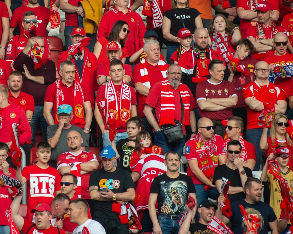 Kibice na meczu Widzewa Łódź z Koroną Kielce