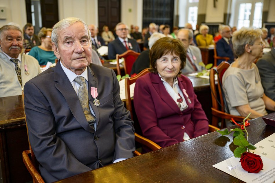 Łódź. Medale za długoletnie pożycie małżeńskie. To się nazywa wielka miłość!