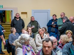 Łódź. Spotkanie o remontach dróg na Chojnach i Dąbrowie. Po raz kolejny wysoka frekwencja