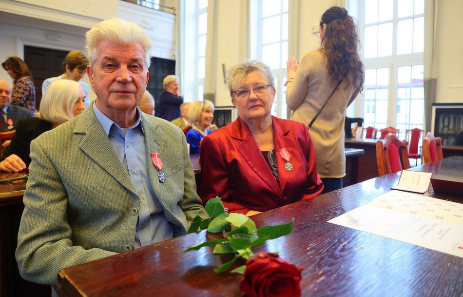 Łódź. Medale za długoletnie pożycie małżeńskie. Rekordziści są razem od 66 lat!