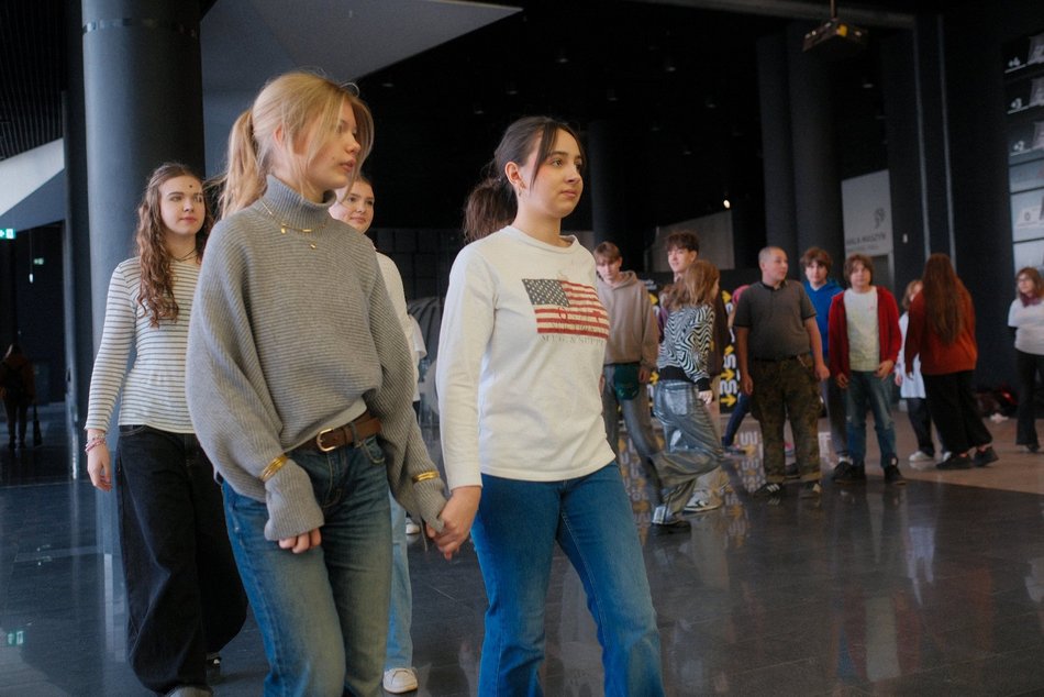 Łódź. Licealiści z Łodzi zatańczyli Belgijkę! Wielkie świętowanie Międzynarodowego Dnia Licealisty