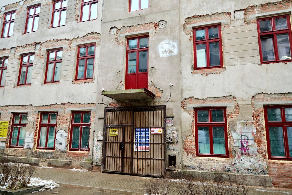 Łódź. Metamorfoza ruiny przy Włókienniczej