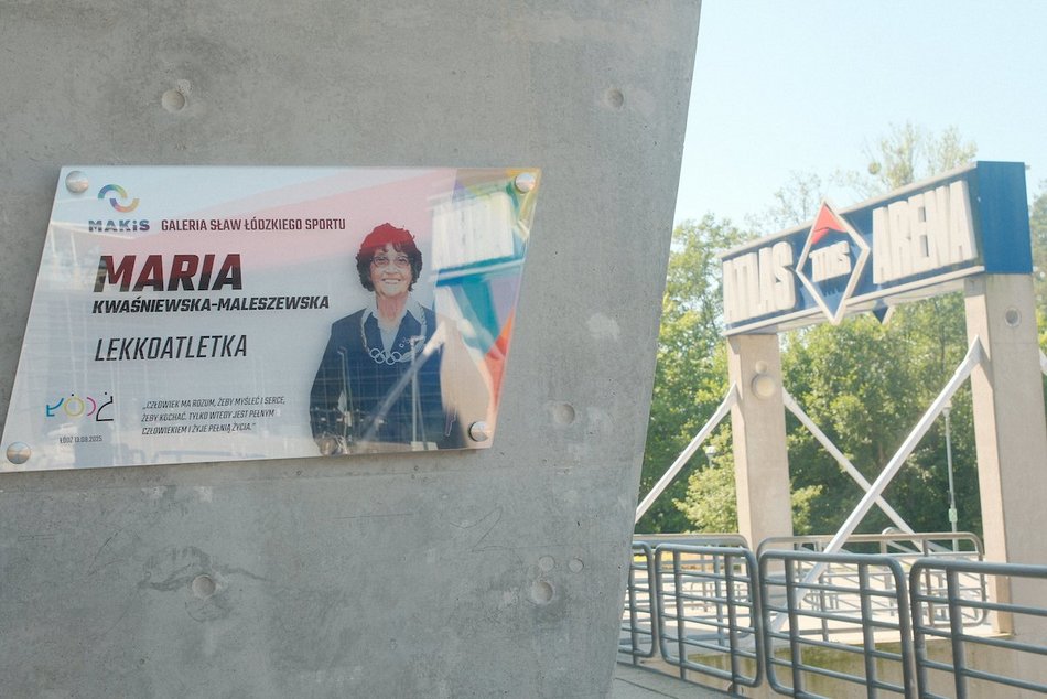 Łódź. Wybitna lekkoatletka i olimpijka uhonorowana! W Atlas Arenie odsłonięto pamiątkową tablicę