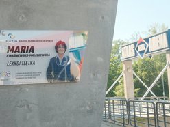 Łódź. Wybitna lekkoatletka i olimpijka uhonorowana! W Atlas Arenie odsłonięto pamiątkową tablicę