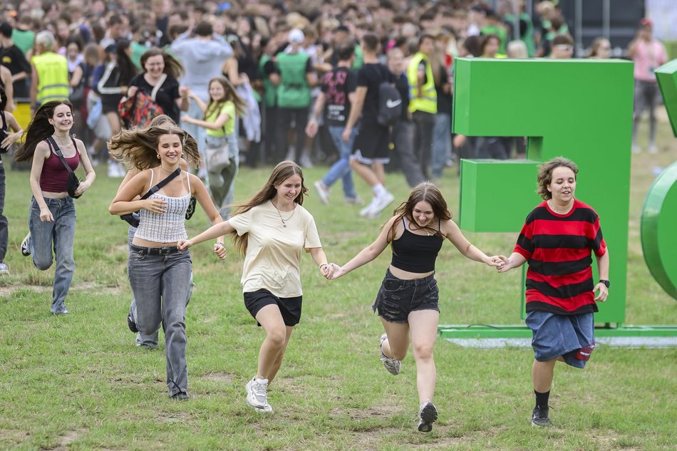 Łódź Summer Festival 2025 wystartował! Otwarcie bram i tłumy biegnące pod scenę!