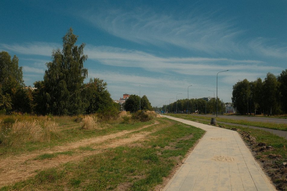 Łódź. Nowy i równy chodnik na Hetmańskiej w Łodzi. Prace dobiegają końca!