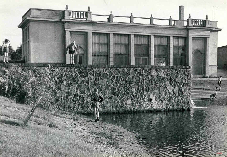 Łódź. Kawiarnia w parku Widzewskim, nad stawem, w pobliżu basenu Anilana - lata 1955-1960