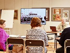 Łódź. Angielski, malarstwo, a może wyszywanie? Warsztaty dla seniorów w MSK Teofilów