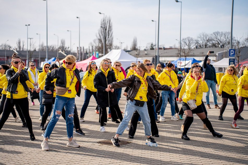 Łódź. Piknik AutoMocne przy Moto Arenie w Łodzi. Masa atrakcji dla każdego na Dzień Kobiet