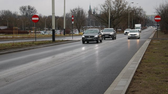 Remont Rzgowskiej w Łodzi zakończony. Ulica w pełni otwarta dla ruchu [ZDJĘCIA]