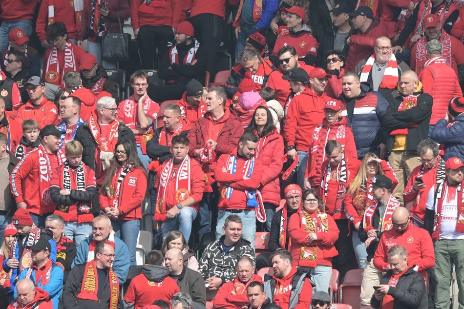 Łódź. Kibice na meczu Widzew Łódź - Bruk-Bet Termalica Nieciecza. Byłeś/aś? Znajdź się w galerii!